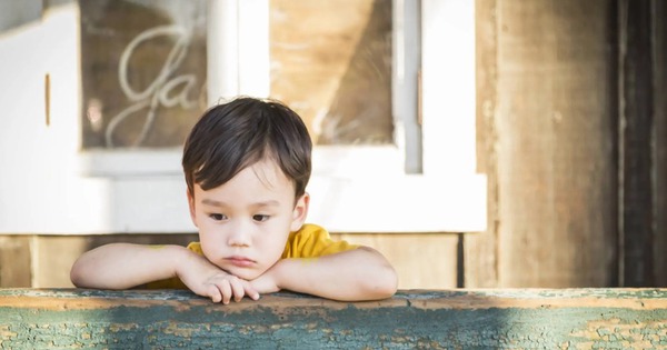 Một đứa trẻ mong chờ nhất không phải nhà có tiền hay thành tích tốt, mà là cha mẹ thường xuyên nói 4 câu này